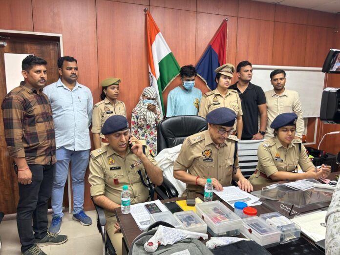 ठक ठक गैंग के नाम से कुख्यात अंतरराज्यीय 2 शातिर अभियुक्तो को पुलिस मुठभेड मे किया गिरफ्तार