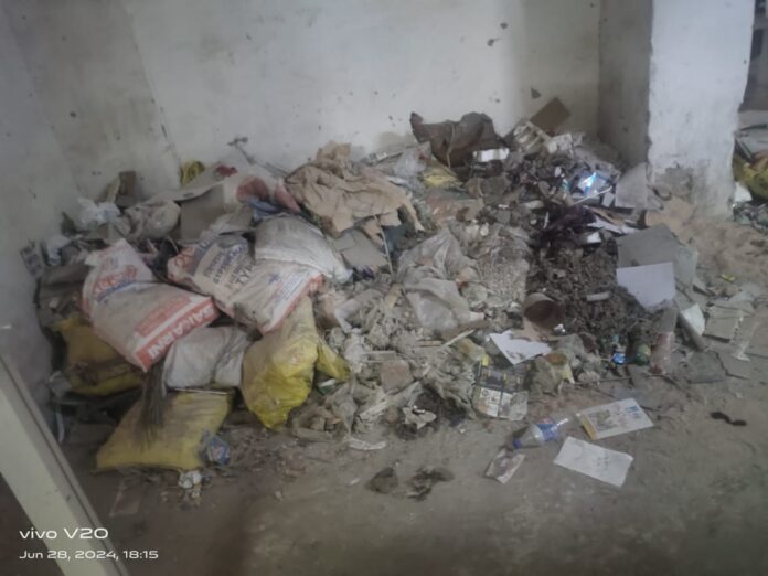 Ghazipur-like garbage mountain in the basement of Shri Radha Sky Garden