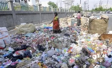 Greater Noida Authority is strict against those who throw garbage in the city, action will be taken after inspecting the waste.