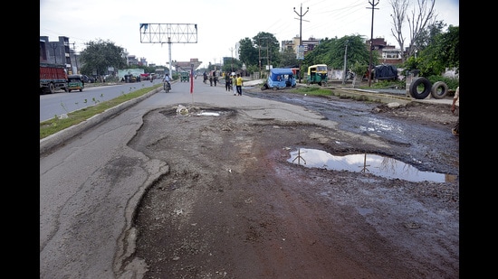 The-Delhi-Saharanpur-Road-passing-through-Loni-cru_1761331186014.jpg