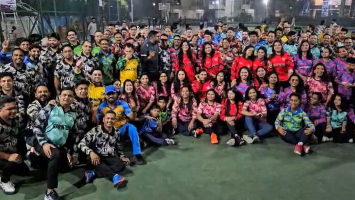 Champions rise! Winning teams of SCL Season 9 celebrating their power-packed performances at Gaur Saundaryam.