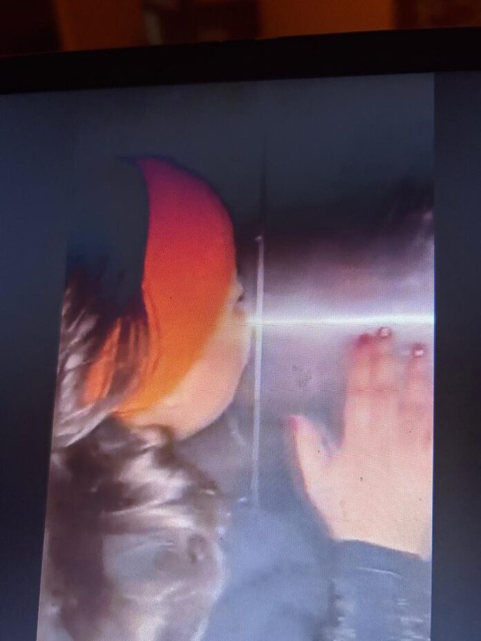 Women residents trapped inside a malfunctioning lift at Amrapali Golf Homes and Kingswood Society, Greater Noida West, raising serious concerns over lift safety and emergency response.