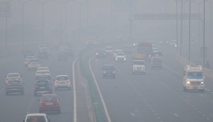 Noida: Amid the onset of fog, the administration issued an advisory, providing this important advice
