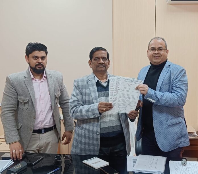 Sector 51 residents submit a memorandum to Noida Authority Work Circle-3 officials, raising demands for road repairs, drain fixing, footpath development and removal of encroachments.