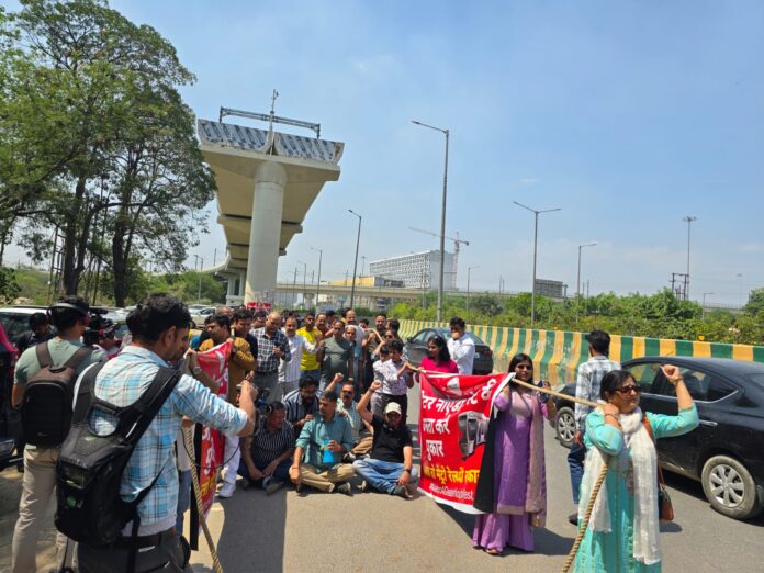 Residents stage symbolic protest by pulling metro pillar, demand immediate approval of Greater Noida West metro project