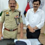 Police officials with Dinesh Mishra during discussions over traffic management and encroachment concerns in Sector-16B, Greater Noida West.