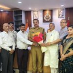 DDRWA Federation members meet DCP Traffic Abhay Kumar Mishra in Noida, submit memorandum highlighting key traffic issues and recommendations for Gautam Buddh Nagar.