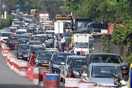 Noida News: Issue of increasing traffic problems raised