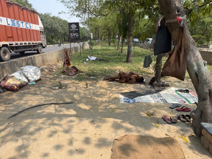 Pari Chowk, the pride of Greater Noida, is facing neglect. Damaged green belts, broken footpaths and open electrical boxes are raising serious concerns among residents.
