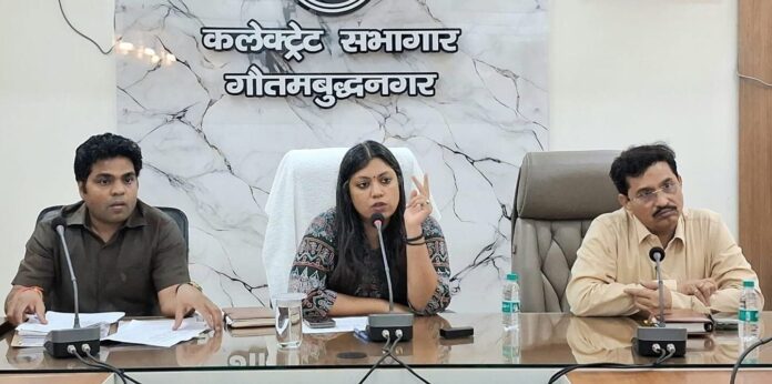 Noida: Good news for high-rise and sector residents, now the polling station will be nearby, meeting held with RWA and AOA