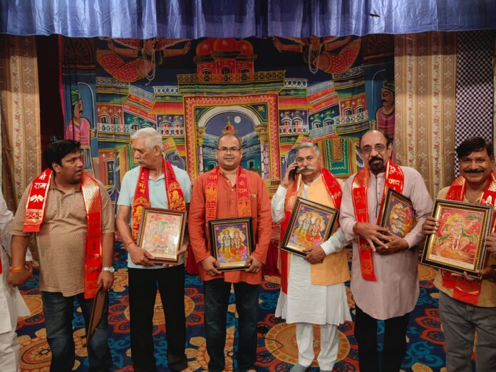 The DD RWA Federation team attended Ramleela celebrations at Noida Stadium and Sector 12 on October 13, 2026. Members participated in ceremonial lamp lighting, offered garlands to Lord Shri Ram and performed the aarti of Shri Ramayan Ji, appreciating the committees’ efforts to preserve Sanatan culture and heritage.